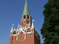 Kremleingang durch den Troitskaya Turm in Moskau